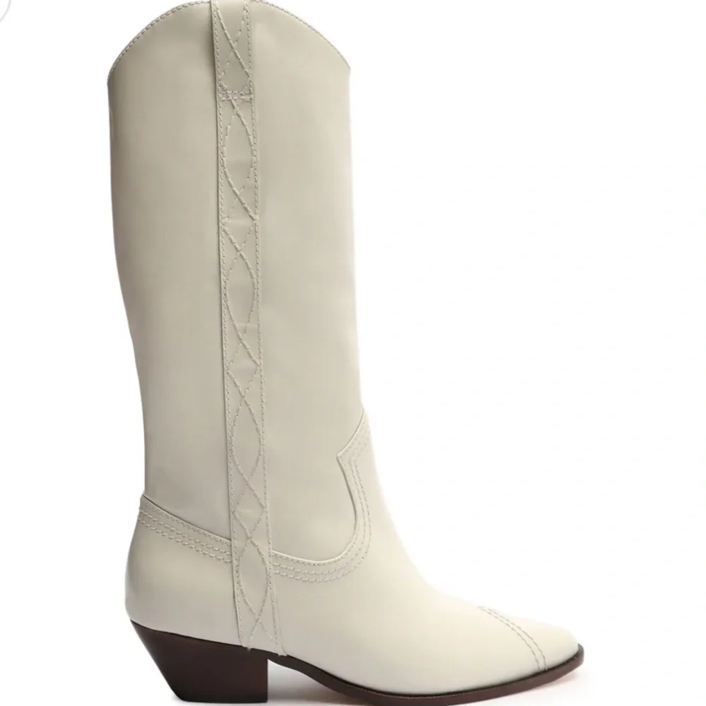 Schutz Allison Boot white 
Size 7.5 - Picture 3 of 3